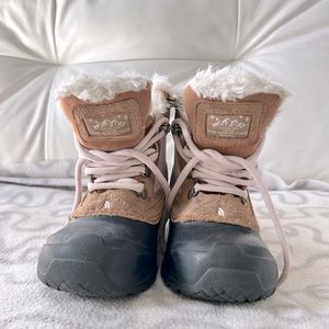 The North Face Kids Shellista Extreme Waterproof Insulated Faux Fur Winter Boots